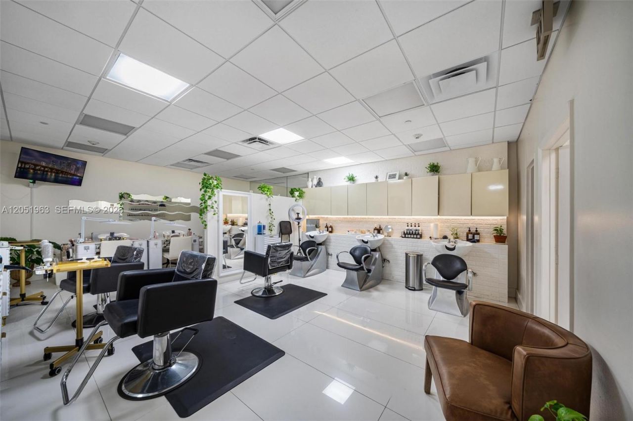 5701 Collins Ave , Unit 1415, Miami Beach, FL 33140 Photo