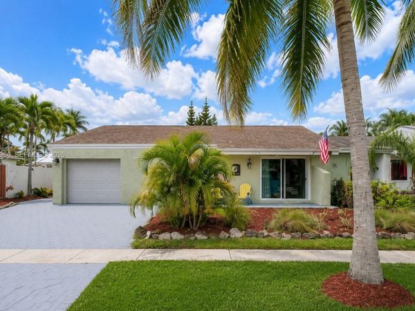 520 SW 167th Ter , Weston, FL 33326