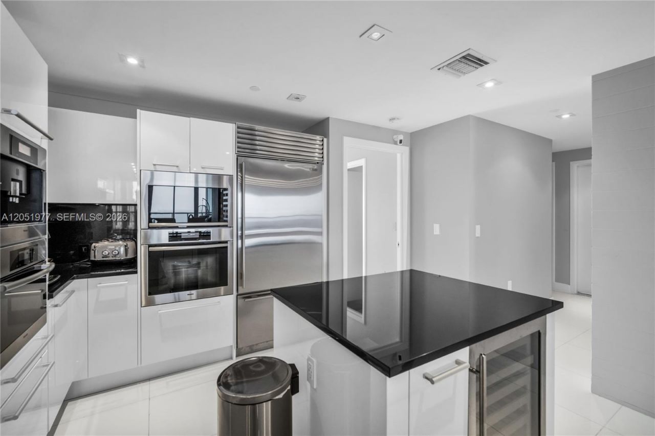 17121 Collins Avenue , Unit 4205, Sunny Isles Beach, FL 33160 Photo