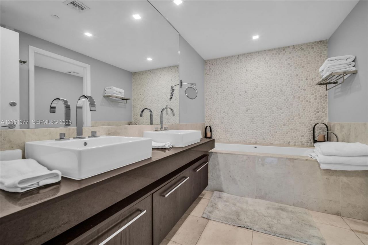 17121 Collins Avenue , Unit 4205, Sunny Isles Beach, FL 33160 Photo