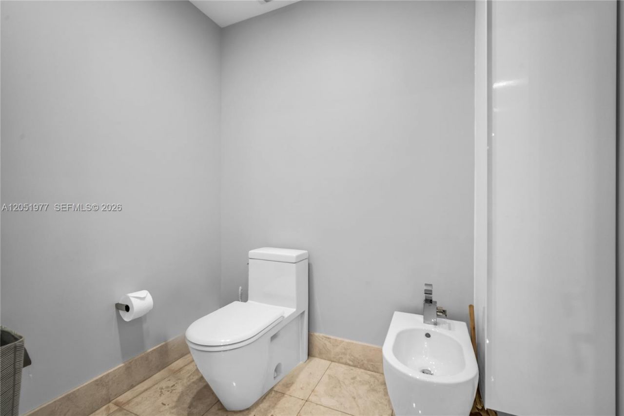 17121 Collins Avenue , Unit 4205, Sunny Isles Beach, FL 33160 Photo