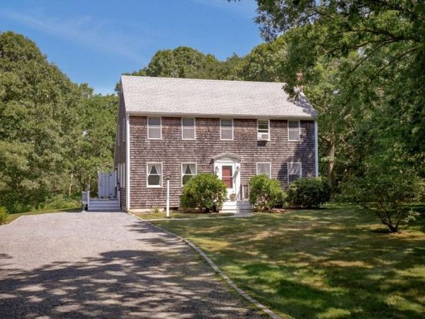 52 Oak Knoll, West Tisbury, MA 02575