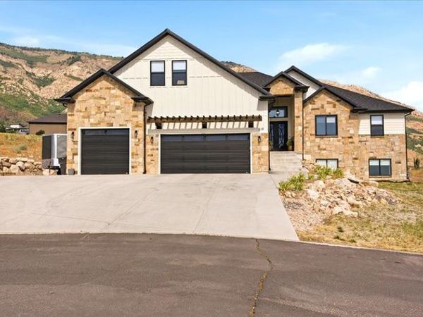 838 E MOUNTAIN RD N, North Ogden, UT 84414
