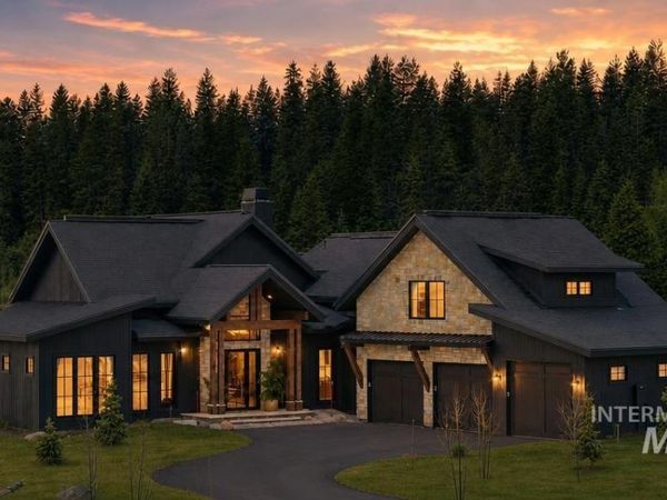 11 Larkspur, McCall, ID 83638