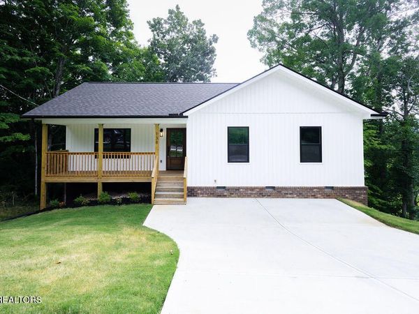 138 California Ave, Oak Ridge, TN 37830