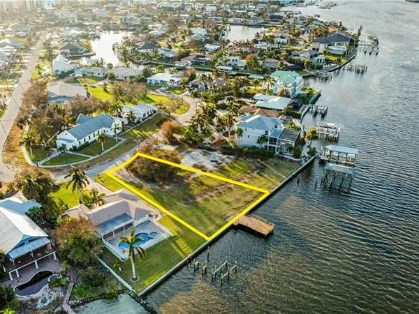 5630 Williams DR , FORT MYERS BEACH, FL 33931