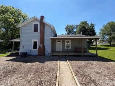 302 3rd Avenue SE, Beach City, OH 44608
