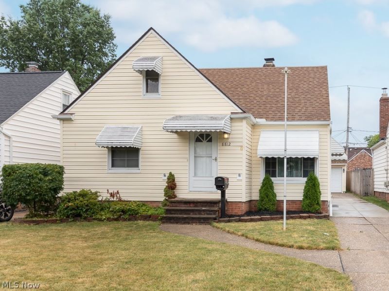 8812 Beech Avenue, Brooklyn, OH 44144 Photo 1