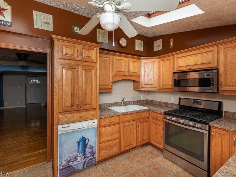 8812 Beech Avenue, Brooklyn, OH 44144 Photo 6