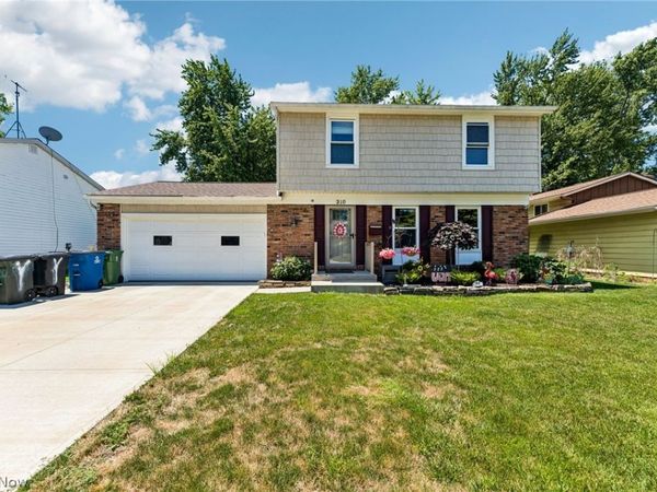 310 Bayshore Drive , Eastlake, OH 44095