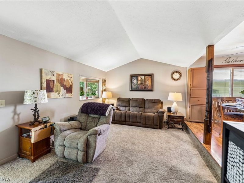 310 Bayshore Drive, Eastlake, OH 44095 Photo 10