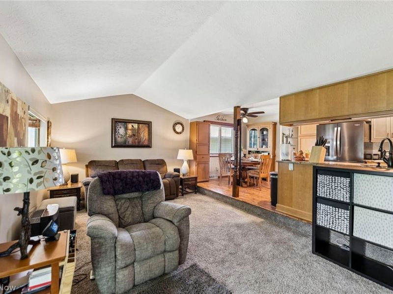 310 Bayshore Drive, Eastlake, OH 44095 Photo 11