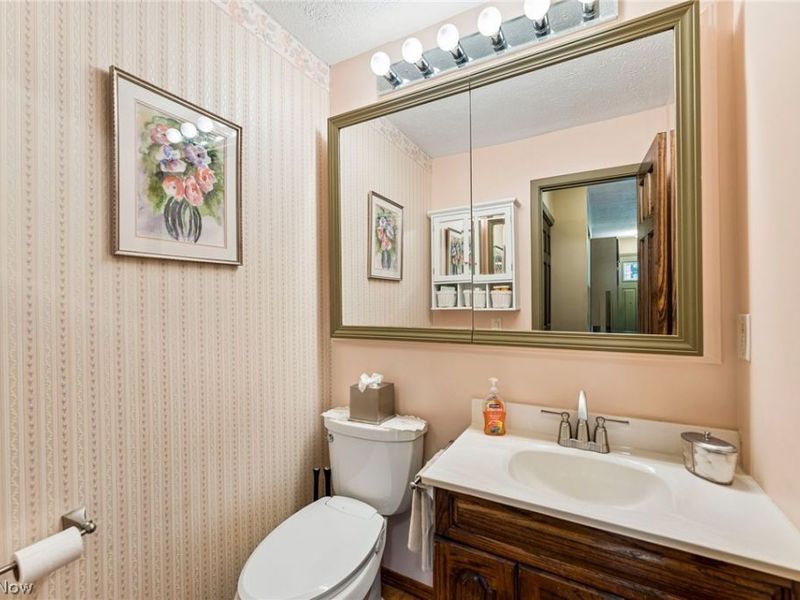310 Bayshore Drive, Eastlake, OH 44095 Photo 18