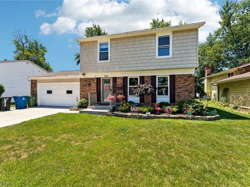 310 Bayshore Drive, Eastlake, OH 44095 Photo 2