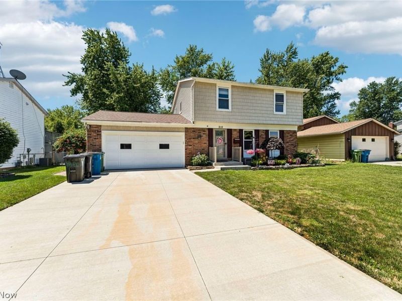 310 Bayshore Drive, Eastlake, OH 44095 Photo 3