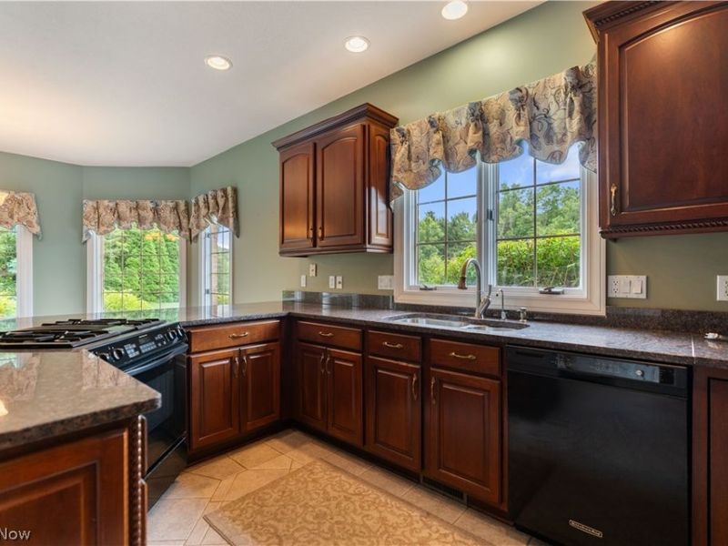 2859 Daisybrook Street NW, North Canton, OH 44720 Photo 18