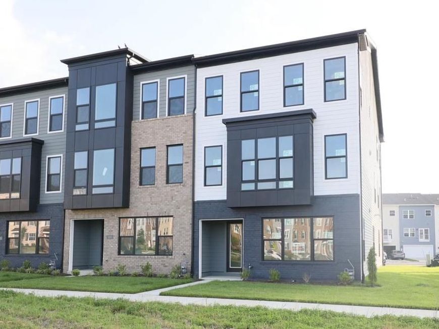 121 Summit Point Boulevard , Unit 15-J, Bowie, MD 20716 Main Photo