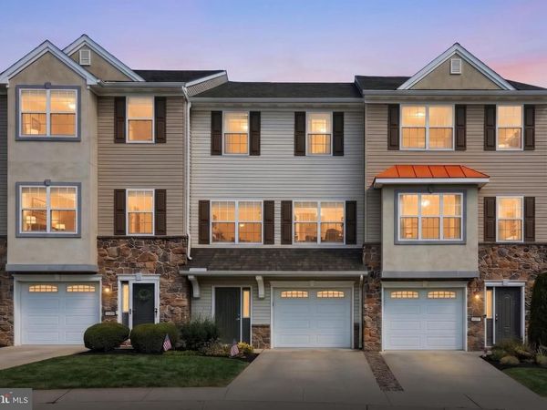2432 SCHULTZ WAY, YORK, PA 17402