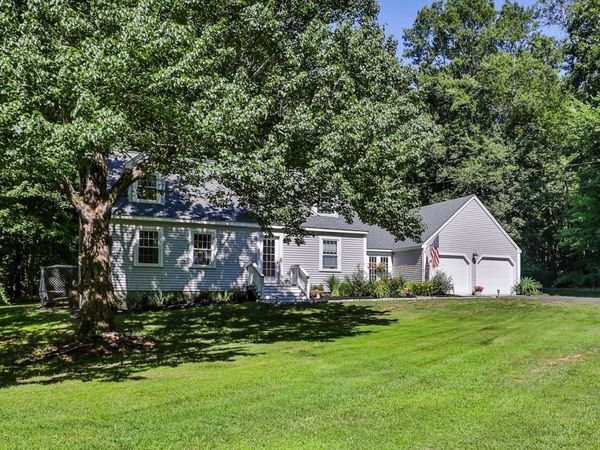 24 Beaver Brook Circle, Amherst, NH 03031
