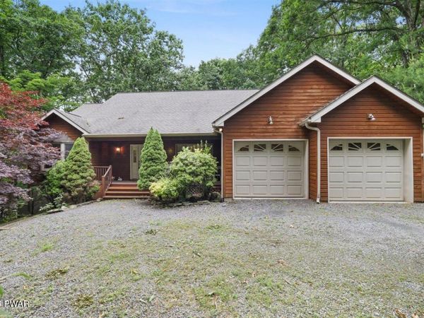 108 Canterbrook Drive, Lords Valley, PA 18428