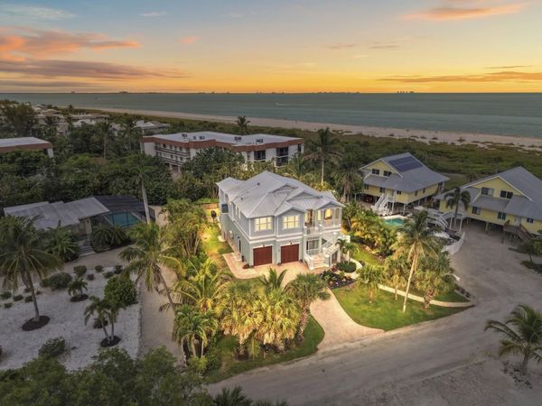 1114 Seagrape Ln, Sanibel, FL 33957