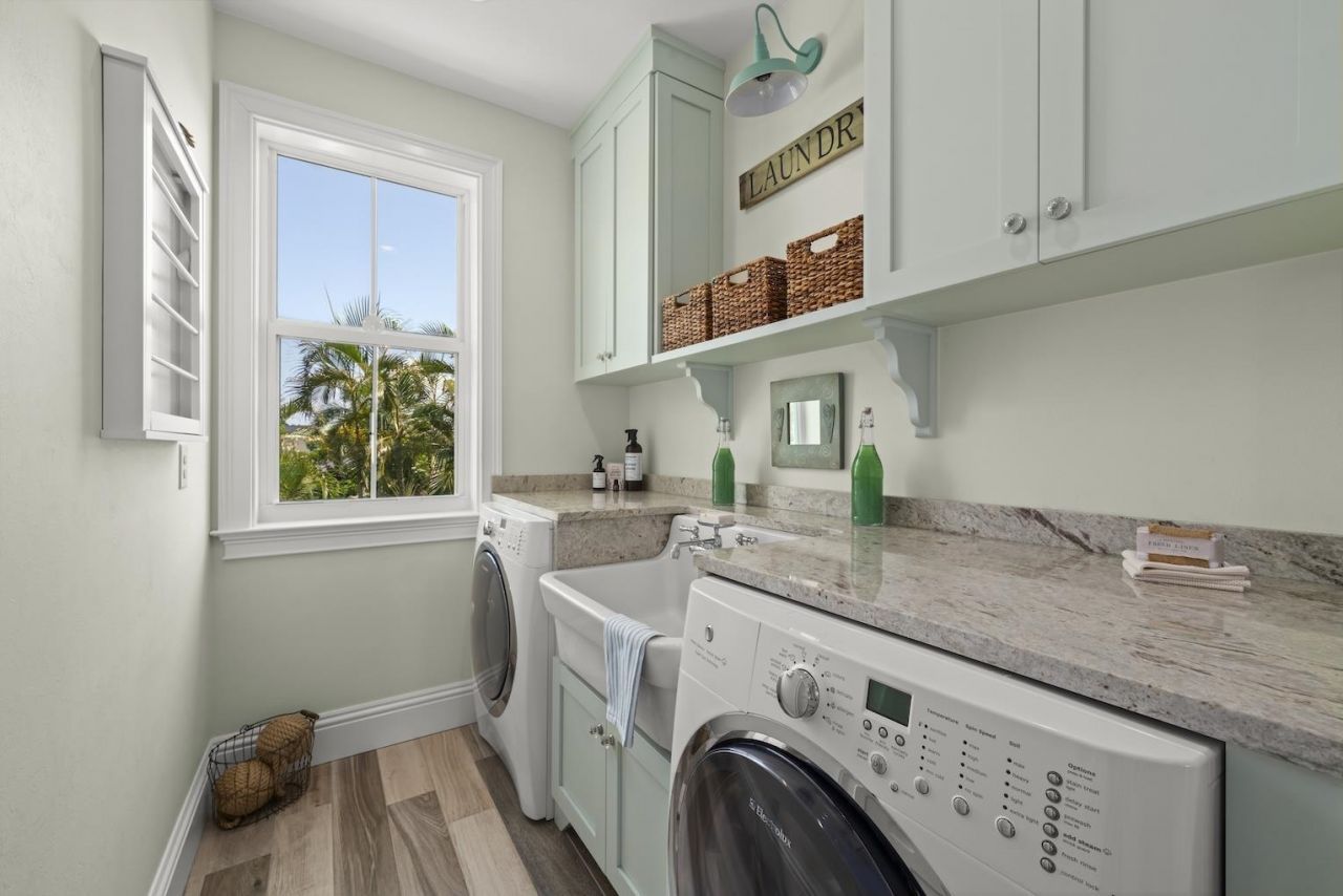1114 Seagrape Ln, Sanibel, FL 33957 Photo