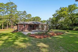 1422 Cedar Terrace photo 4