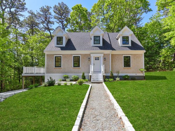 41 Little John Road , Teaticket, MA 02536