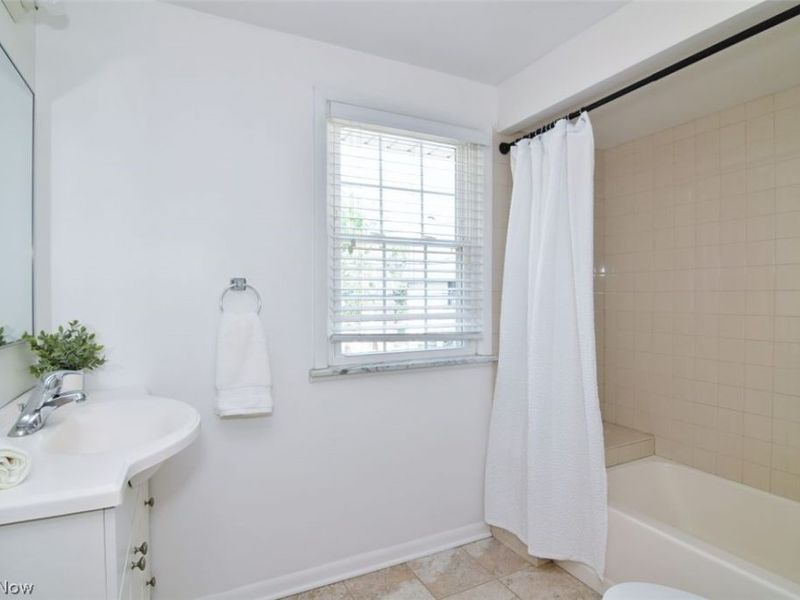 2400 Channing Road, University Heights, OH 44118 Photo 23