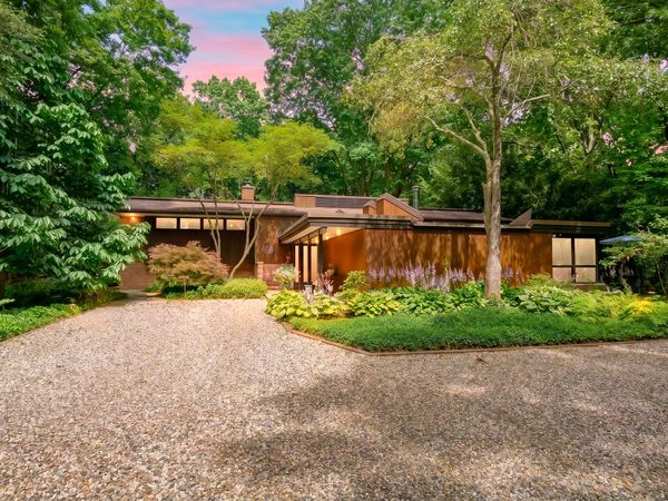 3818 Heights Drive, Hickory Corners, MI 49060
