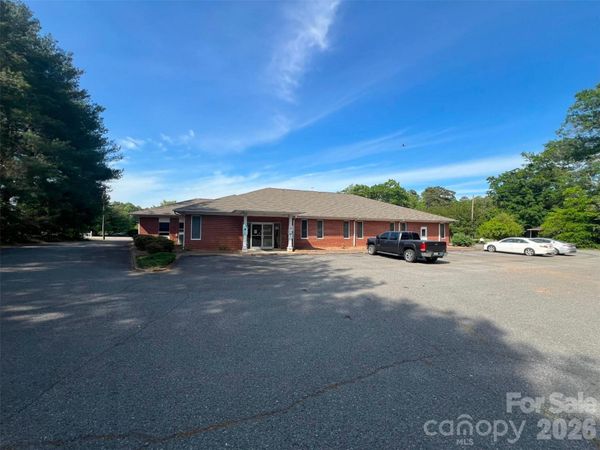 320 E Lee Avenue , Yadkinville, NC 27055