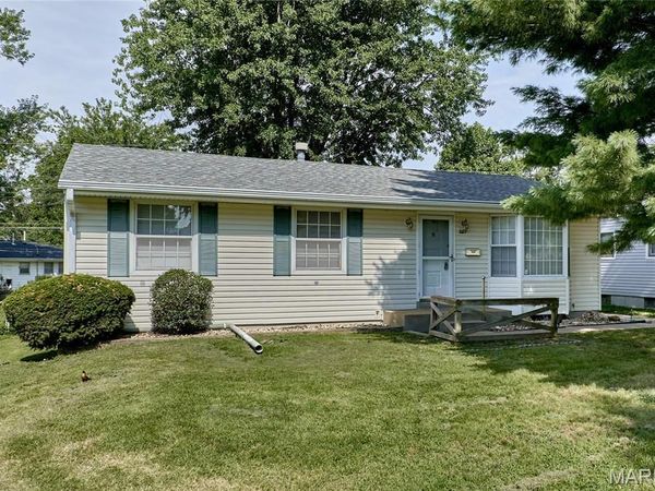 585 S Lafayette Street , Florissant, MO 63031