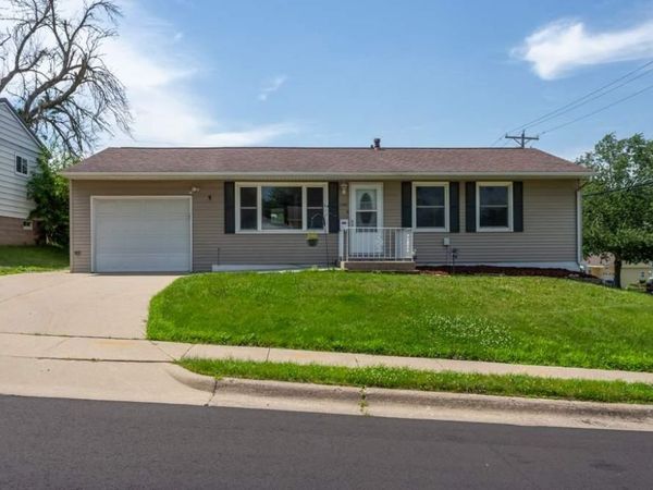 2491 Martin Drive, Dubuque, IA 52001