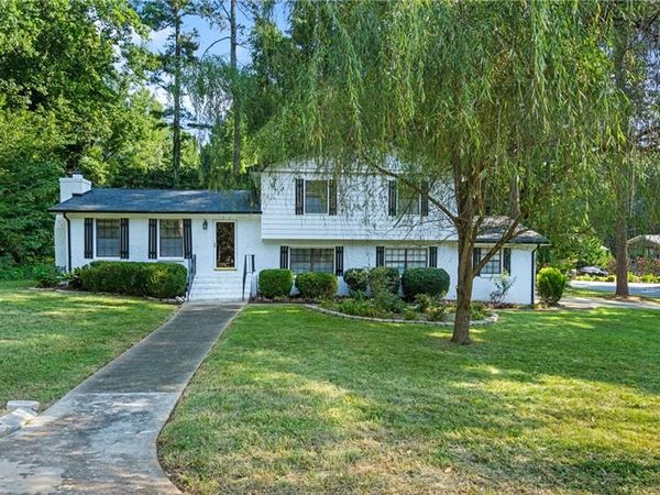 1236 Country Pine Drive , Ellenwood, GA 30294