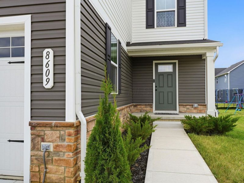 8609 Gable Loop , Canal Winchester, OH 43110 Photo 2