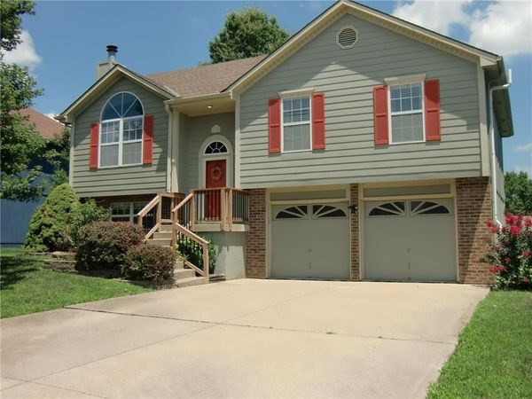 114 E Calico Drive, Raymore, MO 64083