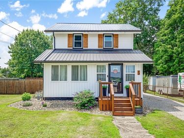 13 Cliftwood Street NE, Navarre, OH 44662