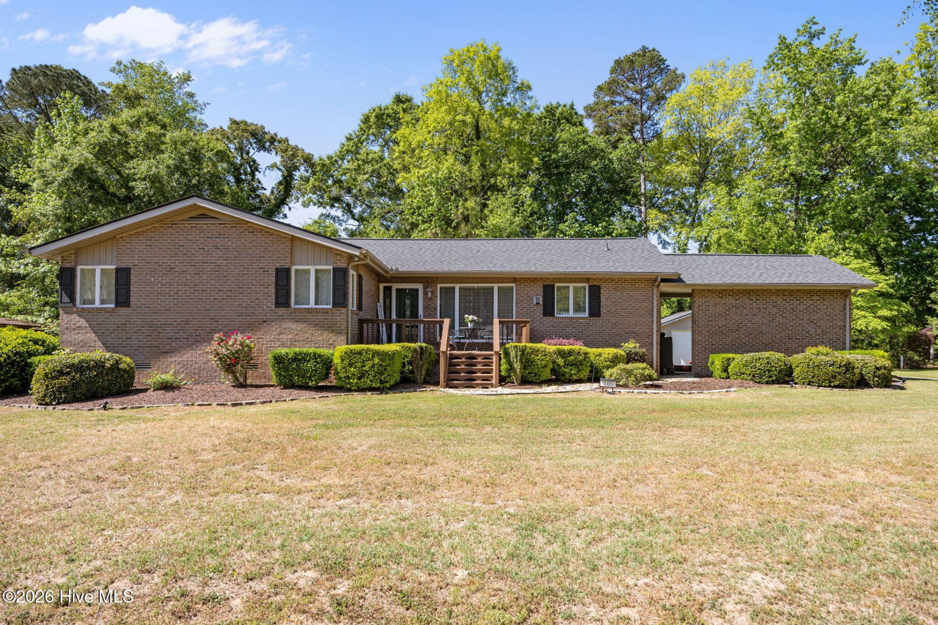 105 Dogwood Drive, Washington, NC 27889 Main Photo