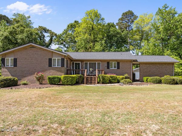 105 Dogwood Drive, Washington, NC 27889