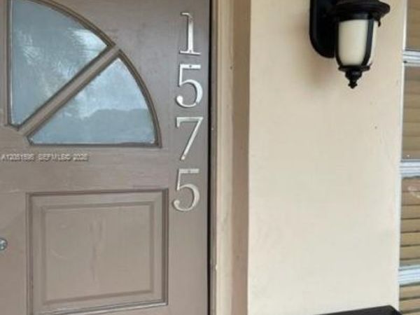 Unit B, Sunrise, FL 33313