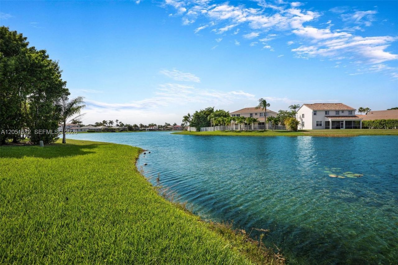 1045 Cedar Falls Dr, Weston, FL 33327 Photo