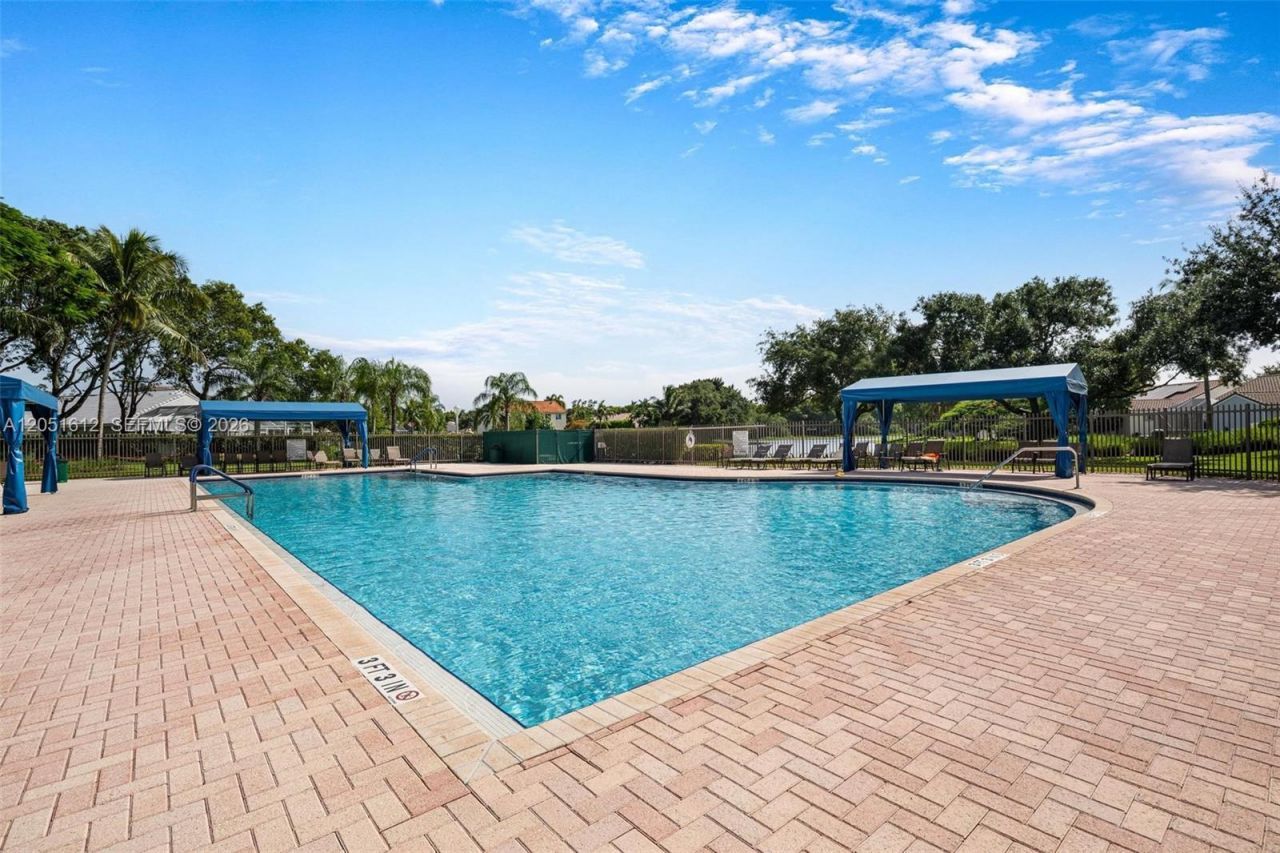 1045 Cedar Falls Dr, Weston, FL 33327 Photo