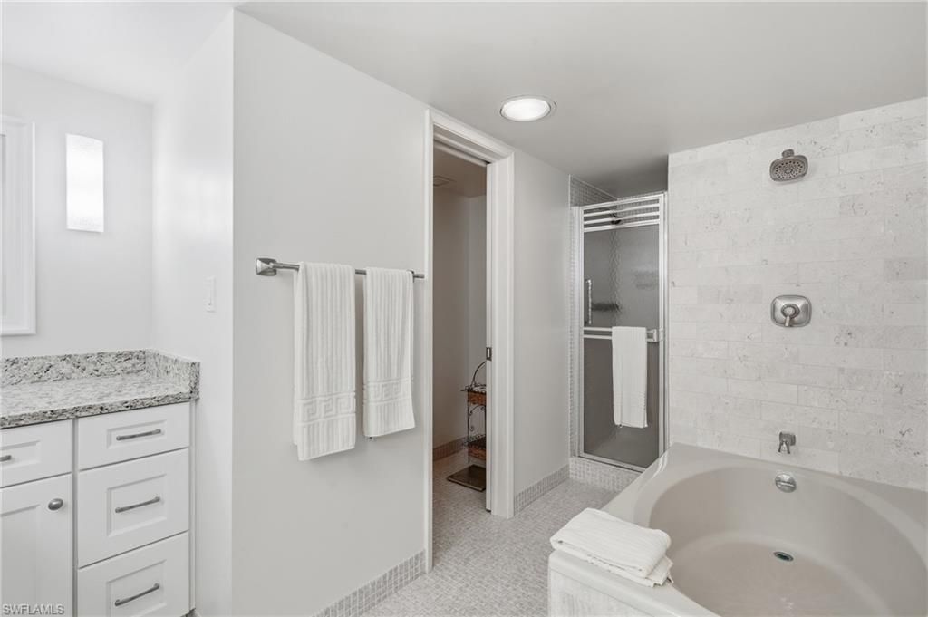 3951 Gulf Shore Blvd N, Unit 700, Naples, FL 34103 Photo
