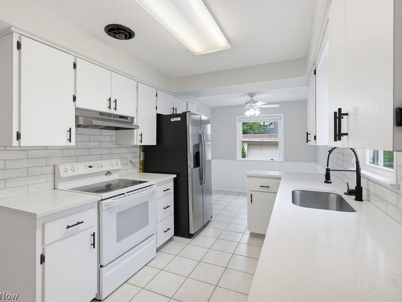 4154 Stonehaven Road, South Euclid, OH 44121 Photo 3