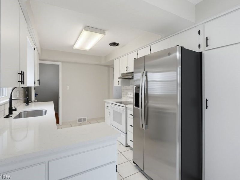 4154 Stonehaven Road, South Euclid, OH 44121 Photo 5
