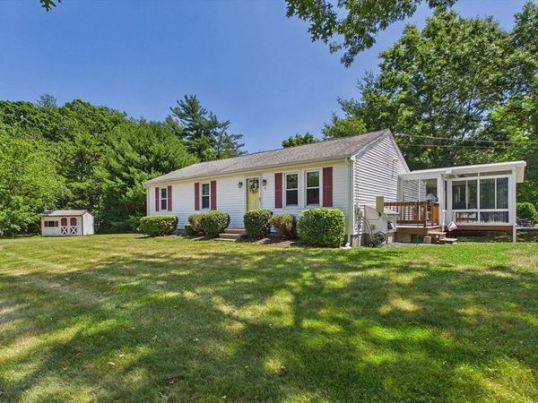 8 Cotuit Rd, Taunton, MA 02718