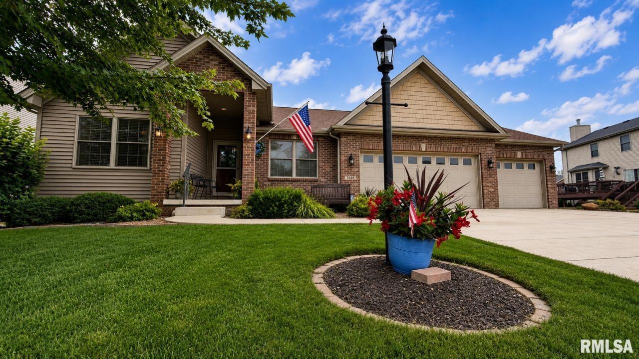 7025 N Grand Fir Drive, Edwards, IL 61528 Main Photo