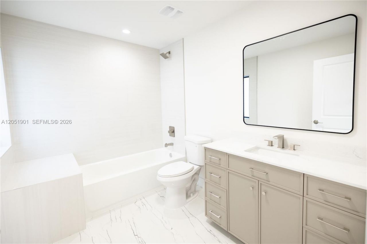 2323 NW 55th Ter, Miami, FL 33142 Photo