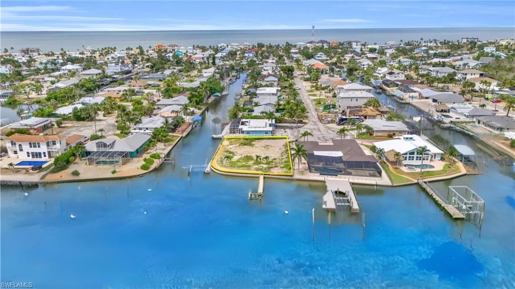 470 Madison Ct , Fort Myers Beach, FL 33931 Photo