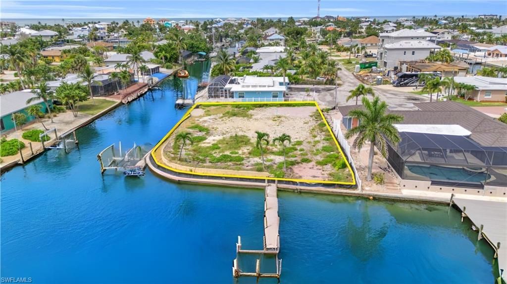 470 Madison Ct , Fort Myers Beach, FL 33931 Photo